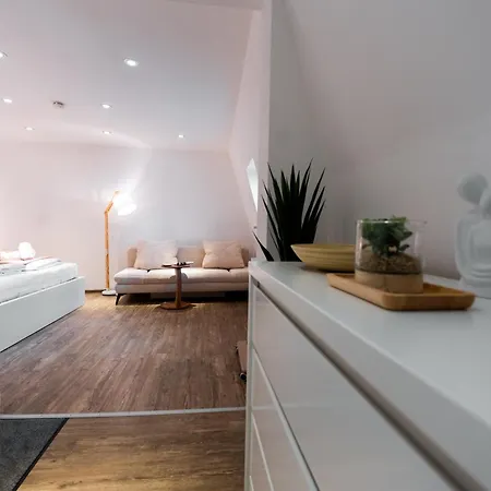 Apartmán Moderne Stadtwohnung An Der Fussgaengerzone, Smart Tv, Kingsize-bett, Couch, Kueche
