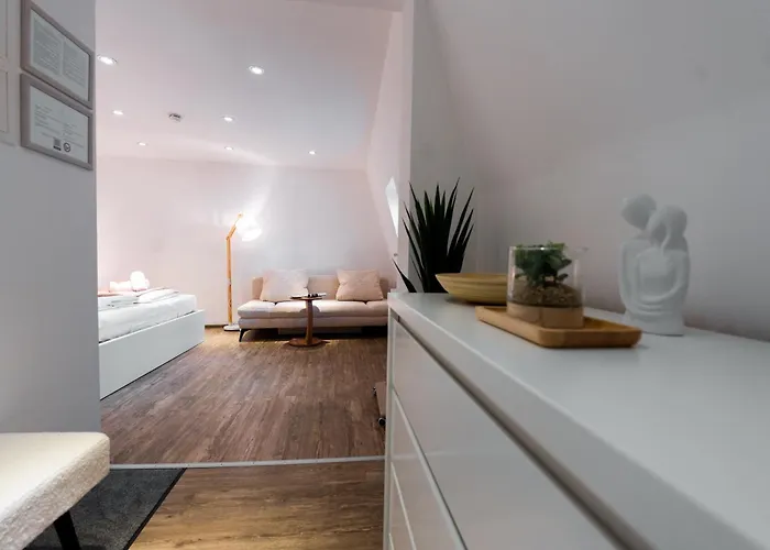 Lejlighed Moderne Stadtwohnung An Der Fussgaengerzone, Smart Tv, Kingsize-bett, Couch, Kueche