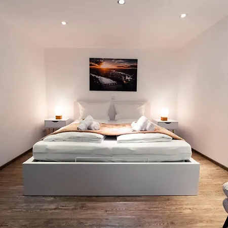 Lejlighed Moderne Stadtwohnung An Der Fussgaengerzone, Smart Tv, Kingsize-bett, Couch, Kueche *