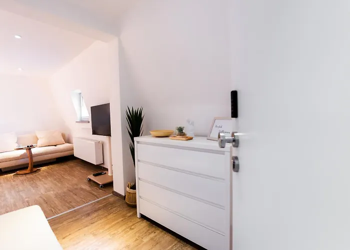 Moderne Stadtwohnung An Der Fussgaengerzone, Smart Tv, Kingsize-bett, Couch, Kueche Appartamento *